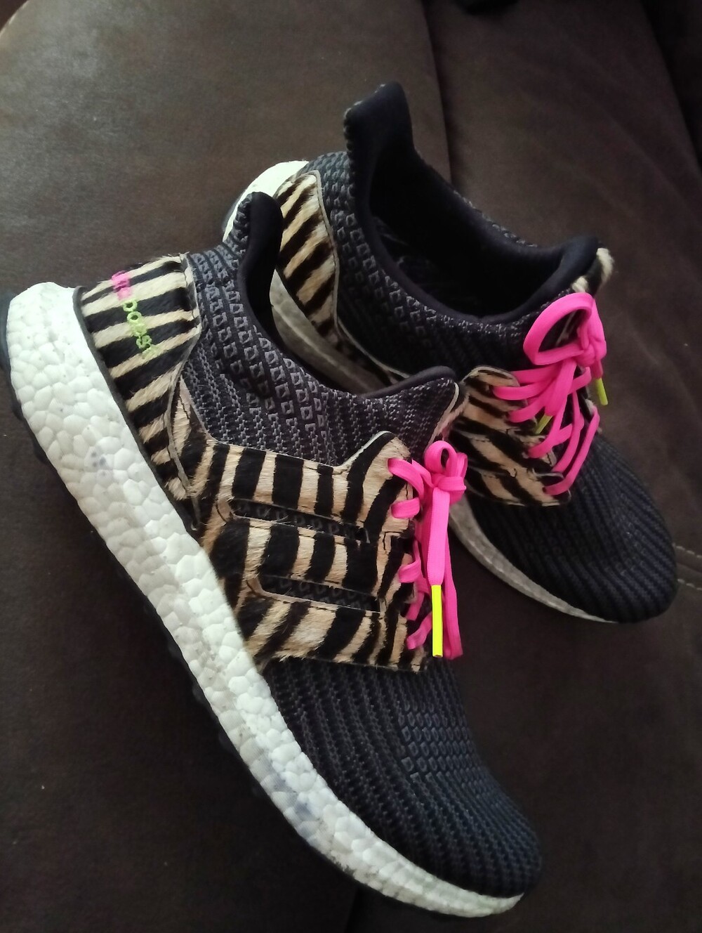 Zebra Ultra Boost Adidas Slip On Soes